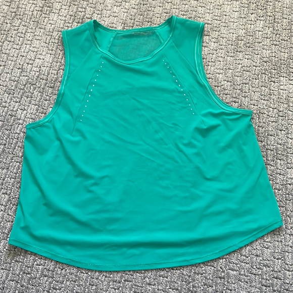 Lululemon tank - Picture 1 of 2